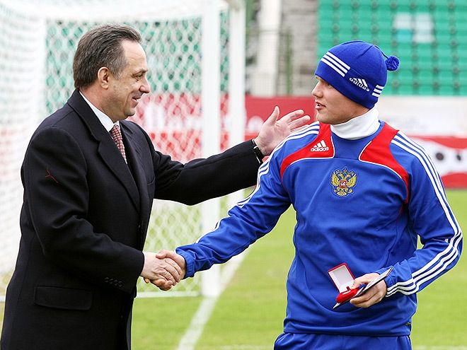 Виталий Мутко вернул Денисова в основной состав «Динамо»