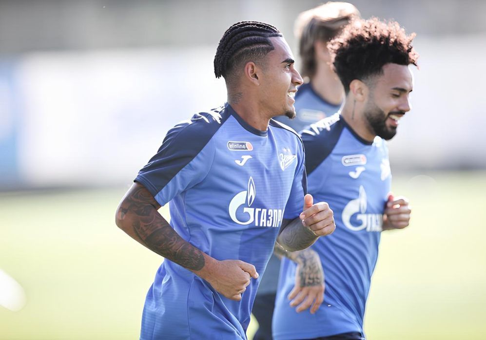 Петр Ян заявил, что будет болеть за «Зенит» в матче «Кубка PARI Премьер» против «Нефтчи» Петр Ян заявил, что будет болеть за «Зенит» в матче «Кубка PARI Премьер» против «Нефтчи»