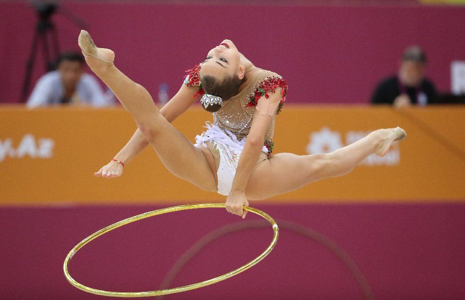 Дина Аверина лидирует на чемпионате мира по художественной гимнастике