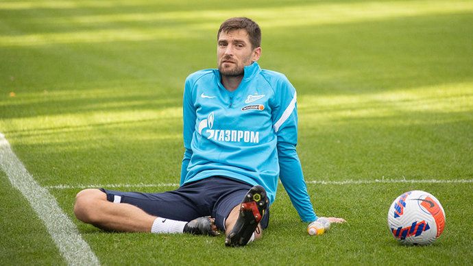 «Зенит» сменил семь вратарей за шесть лет. Почему клуб никак не может решить проблему «первого номера»?
