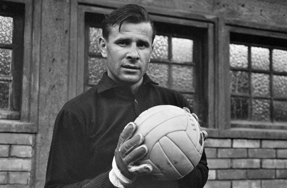 France Football включил Яшина в шорт-лист лучших и обидел немецких фанатов France Football включил Яшина в шорт-лист лучших и обидел немецких фанатов