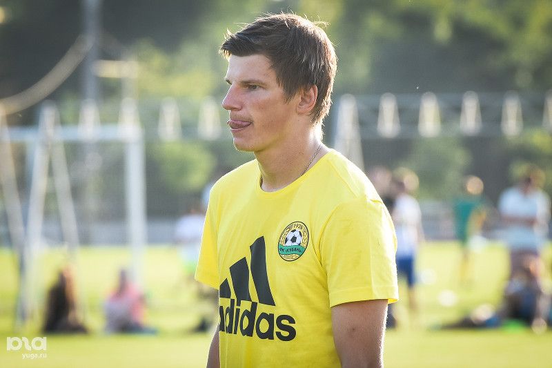 Аршавин лечится дома