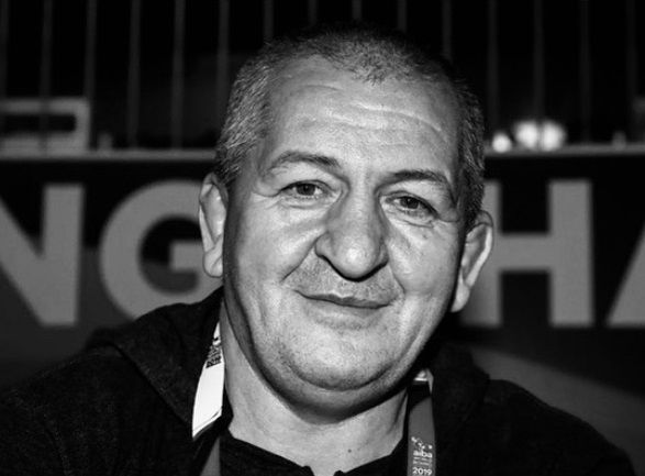 «Сердце вылечили, мозг нет». Смерть Абдулманапа Нурмагомедова потрясла мир борьбы