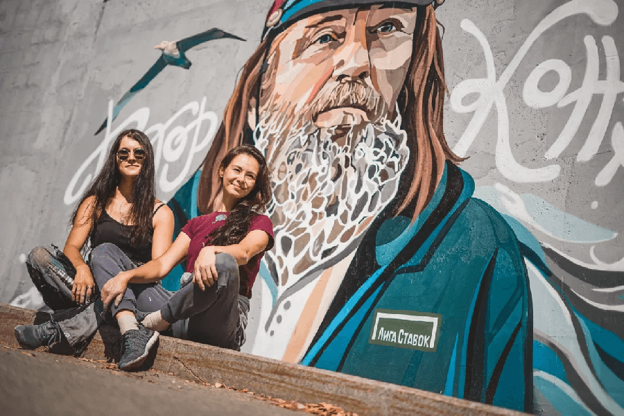 Федора Конюхова и «Лигу Ставок» запечатлели в стрит-арте Приморья Федора Конюхова и «Лигу Ставок» запечатлели в стрит-арте Приморья
