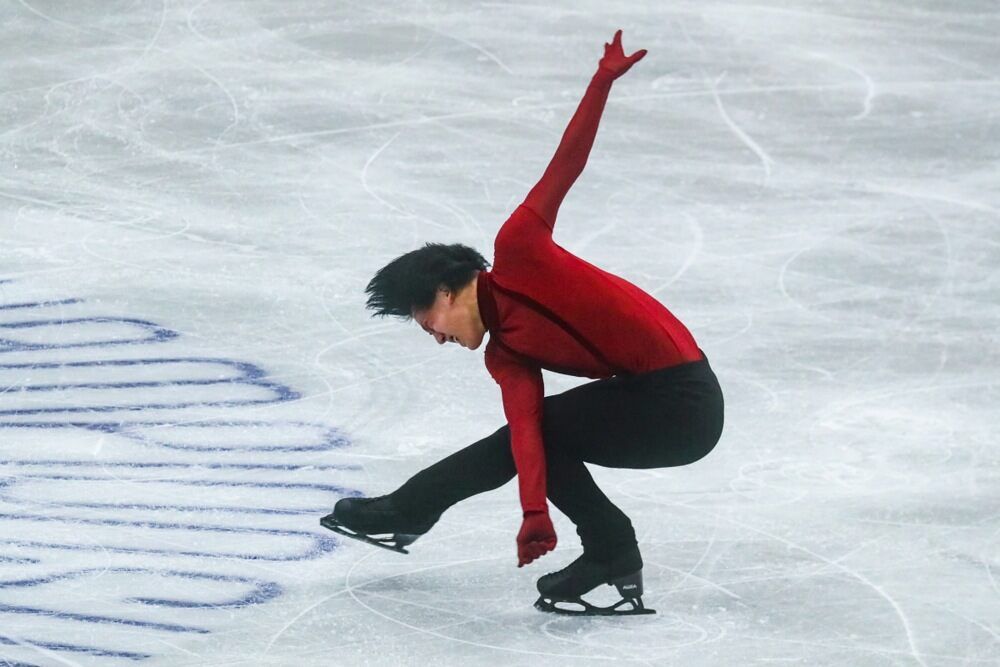 Заднее сальто в фигурном катании от Адама Сяо Хим Фа