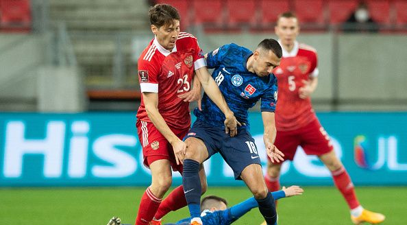 Россия впервые в отборе на чемпионат мира пропустила первой и уступила Словакии в первом тайме Россия впервые в отборе на чемпионат мира пропустила первой и уступила Словакии в первом тайме