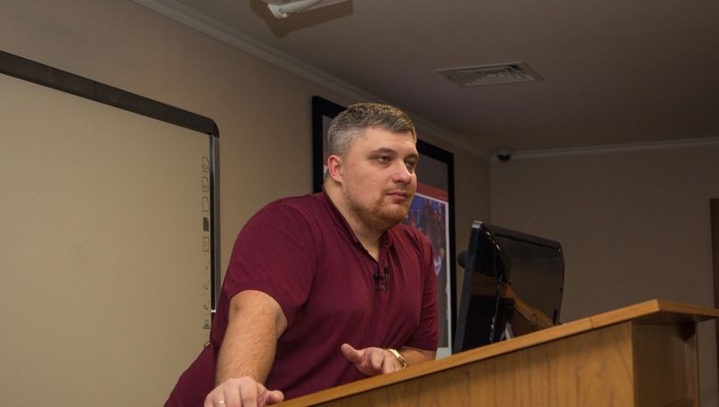 Учительница подняла их вместе с Дзюбой. Один стал футболистом, другой — скаутом Учительница подняла их вместе с Дзюбой. Один стал футболистом, другой — скаутом