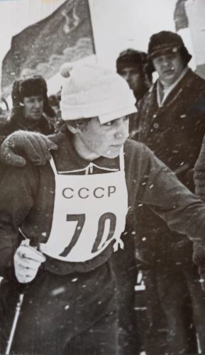 Росла в интернате, выиграла Олимпиаду и пропустила чемпионат мира из-за доноса в КГБ – история олимпийской чемпионки по лыжам