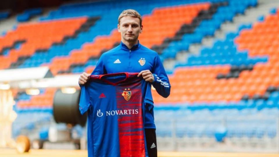 Арендованный у ЦСКА Чалов помог «Базелю» победить в матче чемпионата Швейцарии Арендованный у ЦСКА Чалов помог «Базелю» победить в матче чемпионата Швейцарии