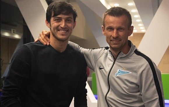 Азмун приехал в Испанию. И уже сфотографировался с Семаком