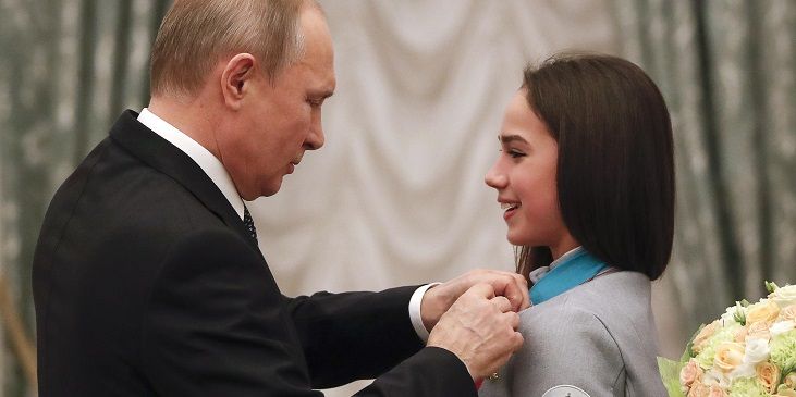 Владимир Путин выразил надежду, что Алина Загитова останется в спорте