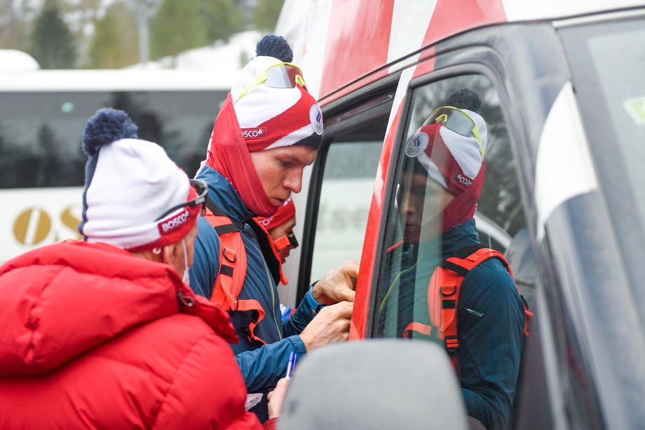 Что не так с победами Большунова на чемпионате России