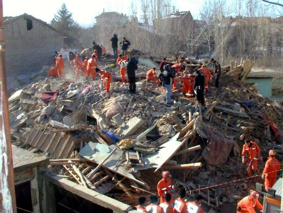 Турецкий футболист остался под завалами во время землетрясения