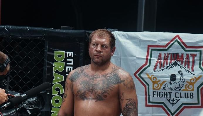 Александр Емельяненко обвинил игроков сборной России в нарушении спортивного режима