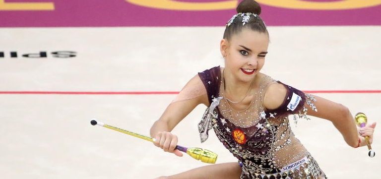 Сестры Аверины завоевали первое золото и серебро после Олимпиады-2020