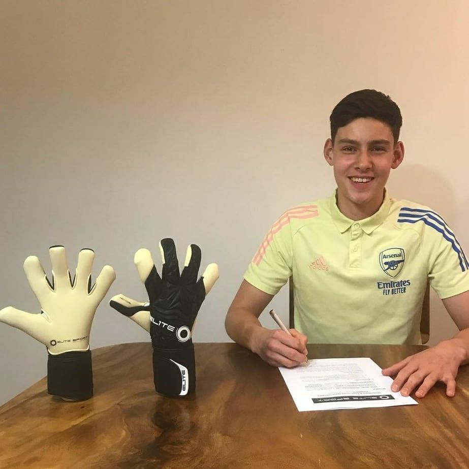 Вратарь лондонского «Арсенала» впервые приглашен в сборную России