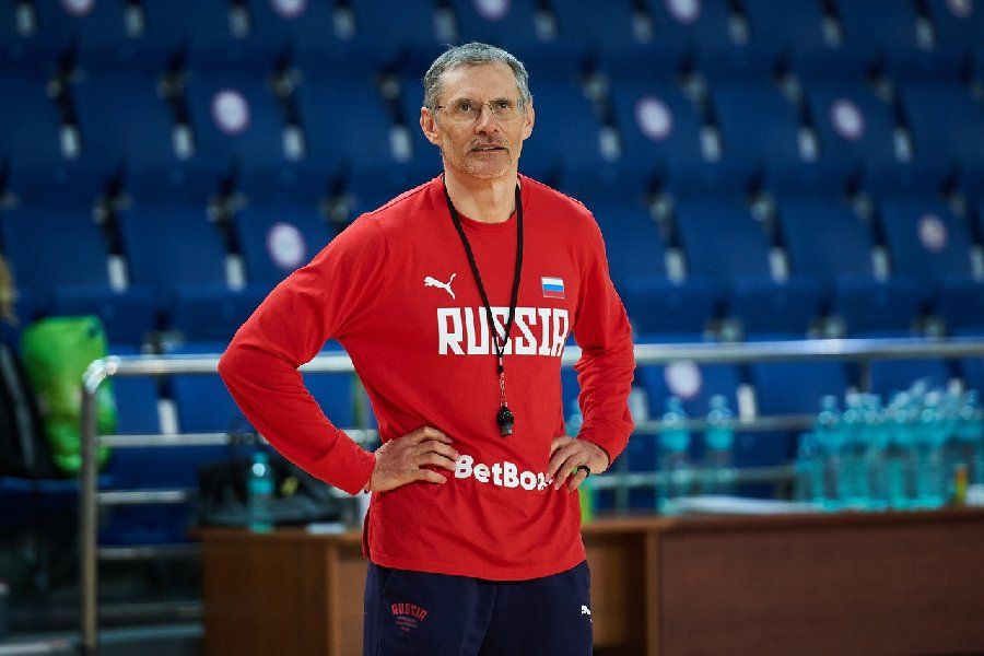 На пост главного тренера сборной России два кандидата. Разбираем их вместе с главным инсайдером росбаскета