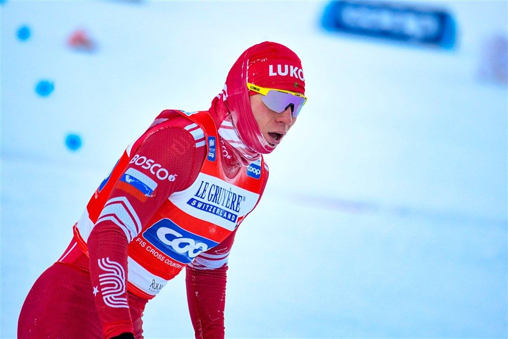 Большунов не знал, что в марафоне на чемпионате России можно было два раза поменять лыжи