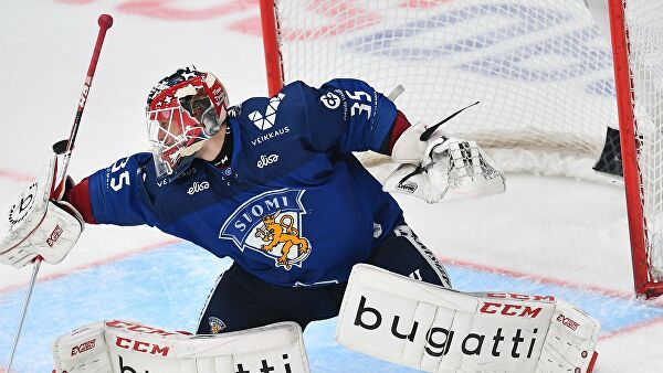 Вратарь финской сборной совершил хоккейное чудо на Кубке Первого канала
