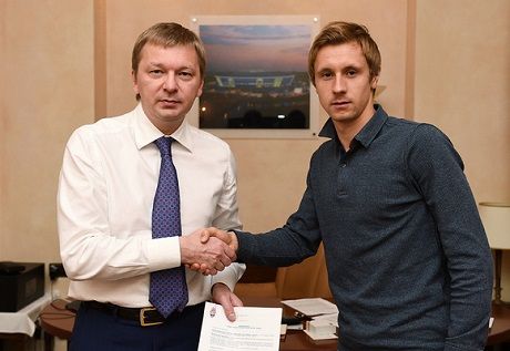 Бывший защитник «Амкара» подписал пятилетний контракт с «Шахтером» Бывший защитник «Амкара» подписал пятилетний контракт с «Шахтером»