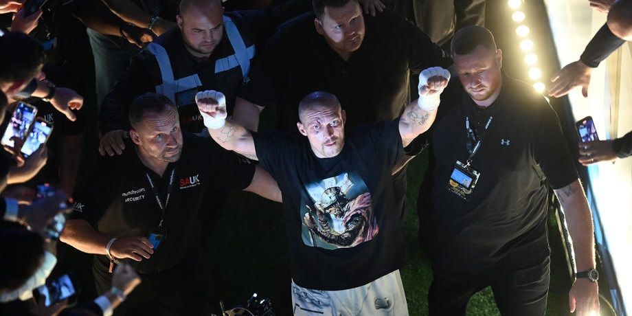 Усик узнал приблизительную дату реванша с Джошуа