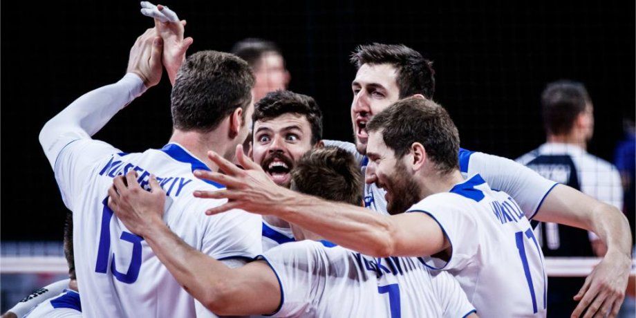 Российсикие волейболисты обыграли олимпийских чемпионов и вышли в финал