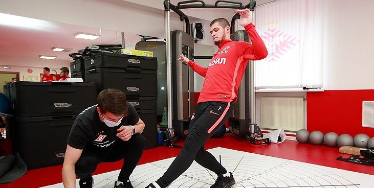 Василий Уткин предположил, где продолжит карьеру Аяз Гулиев