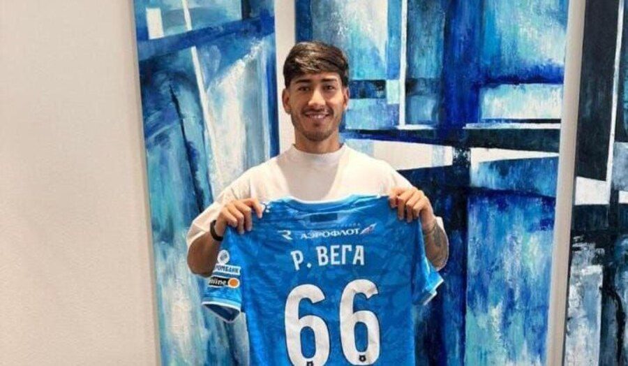 Агент Веги выложил фото игрока с футболкой «Зенита»