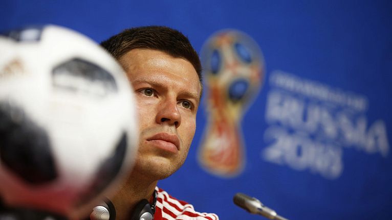 В «Динамо» опровергли переход Смолова в «Галатасарай» В «Динамо» опровергли переход Смолова в «Галатасарай»