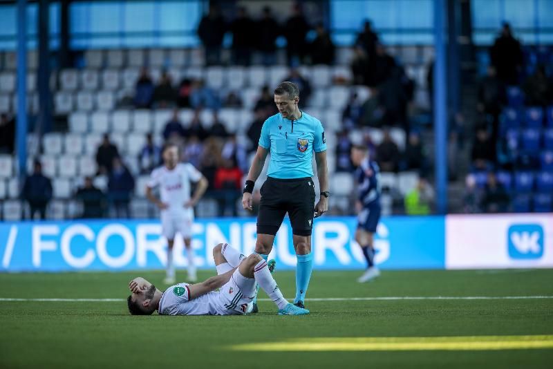 Президент «Оренбурга» назвал предвзятым судейство Казарцева в матче с «Локомотивом» Президент «Оренбурга» назвал предвзятым судейство Казарцева в матче с «Локомотивом»