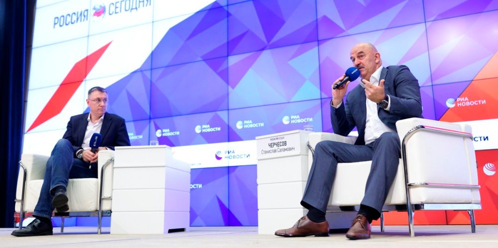 В РФС еще не обсуждали с Черчесовым расторжение контракта