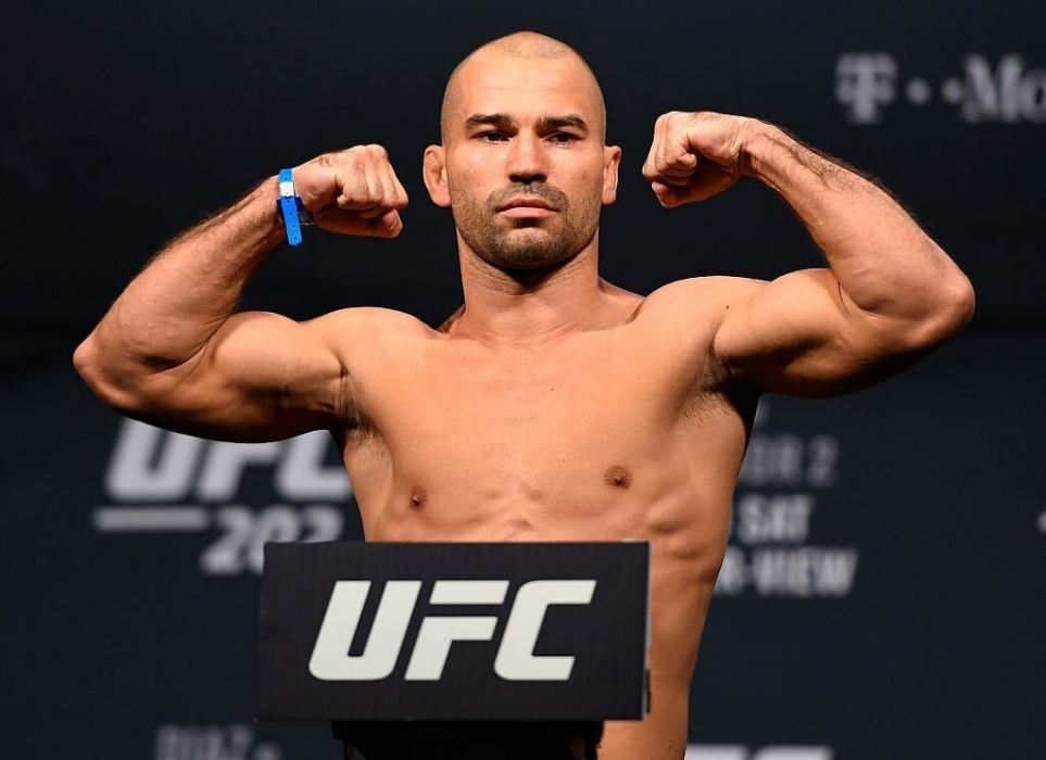 Боец ММА Артем Лобов завершил карьеру