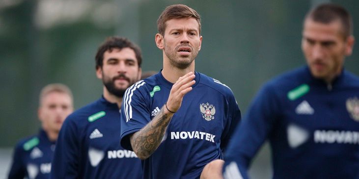 Смолов выйдет в стартовом составе сборной России на матч с Кипром Смолов выйдет в стартовом составе сборной России на матч с Кипром