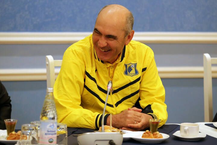 Бердыев официально завершил работу в «Ростове» Бердыев официально завершил работу в «Ростове»