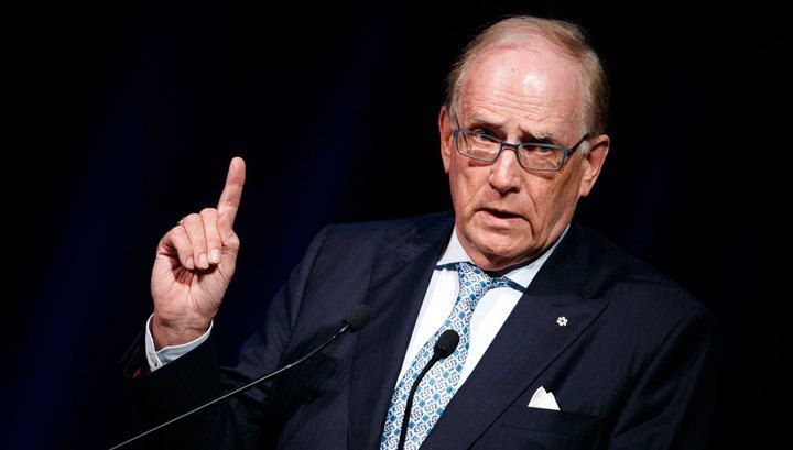 Источник: Макларен выполнял приказ правительства Канады ослабить Россию