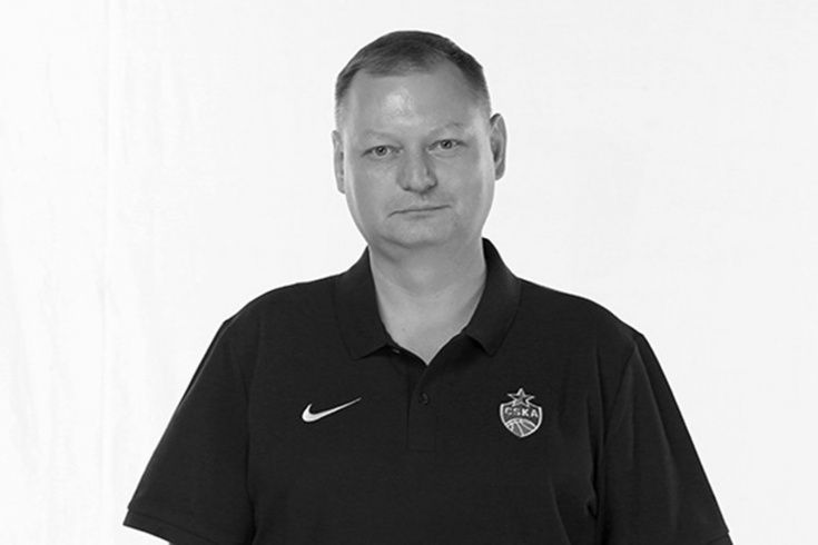 Врач ЦСКА Роман Абжелилов умер от коронавируса в 44 года