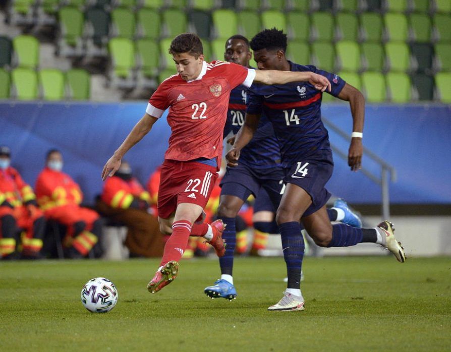 Свищев не осудит Захаряна за переход в «Челси» Свищев не осудит Захаряна за переход в «Челси»