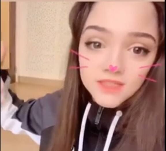 «Моя сила в людях, которые в меня верят». Медведева в образе кошки поблагодарила своих фанатов (ВИДЕО) «Моя сила в людях, которые в меня верят». Медведева в образе кошки поблагодарила своих фанатов (ВИДЕО)