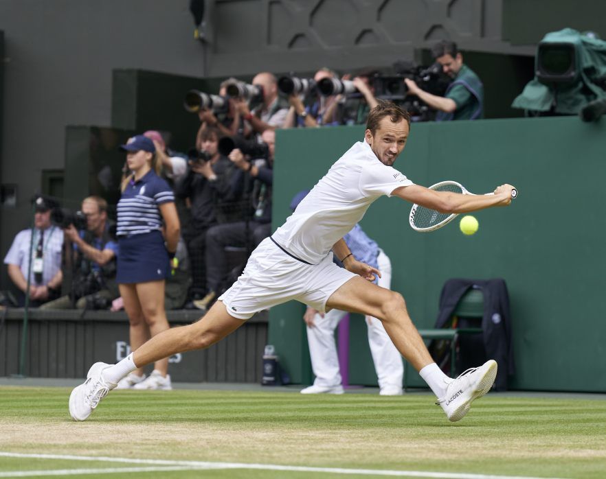 Янчук рассказал, что помешало Медведеву выиграть Уимблдон