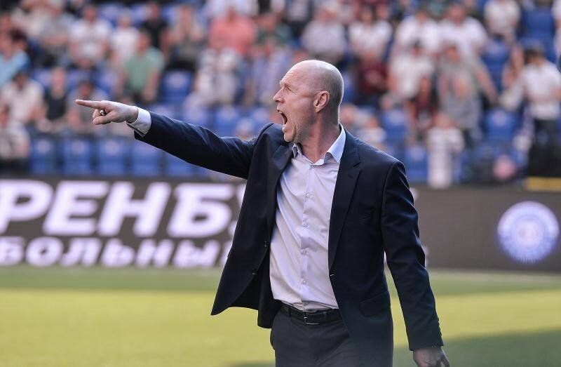 Главный тренер «Оренбурга»: Судейство Казарцева в матчах нашей команды становится притчей во языцех Главный тренер «Оренбурга»: Судейство Казарцева в матчах нашей команды становится притчей во языцех