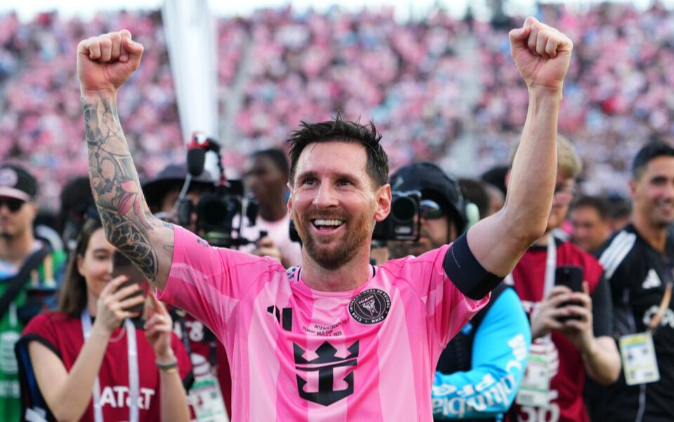 Месси откроет 20-метровый памятник самому себе в Индии