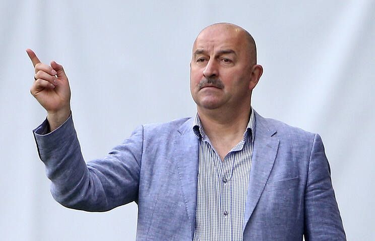 Зарплата Черчесова, Ромащенко, Стауче и Паникова в сборной составит 2,6 млн евро