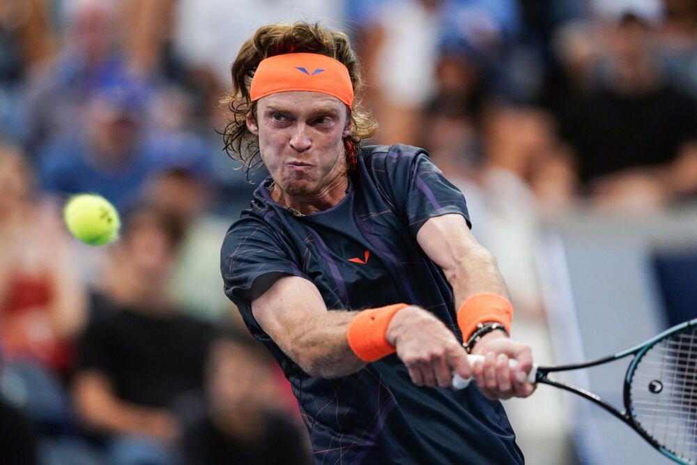 Рублев вышел в четвертьфинал US Open, где может встретиться с Медведевым
