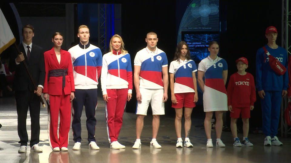 Глава ОКР Станислав Поздняков о форме российских олимпийцев: Флаг там виден
