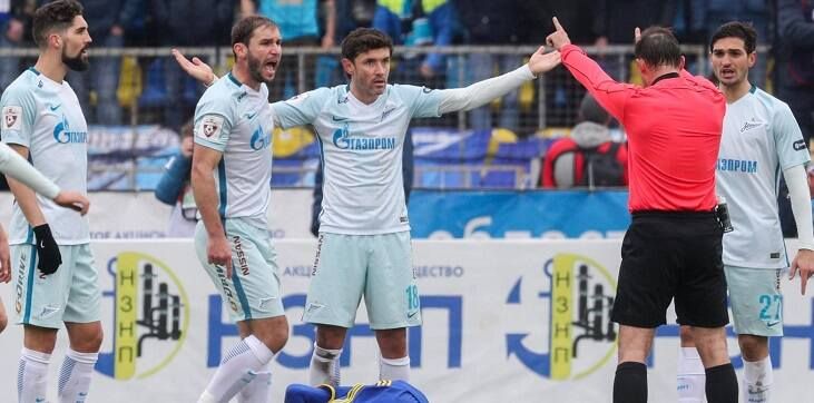 Манчини потерял очки и игроков на позорном поле в Ростове