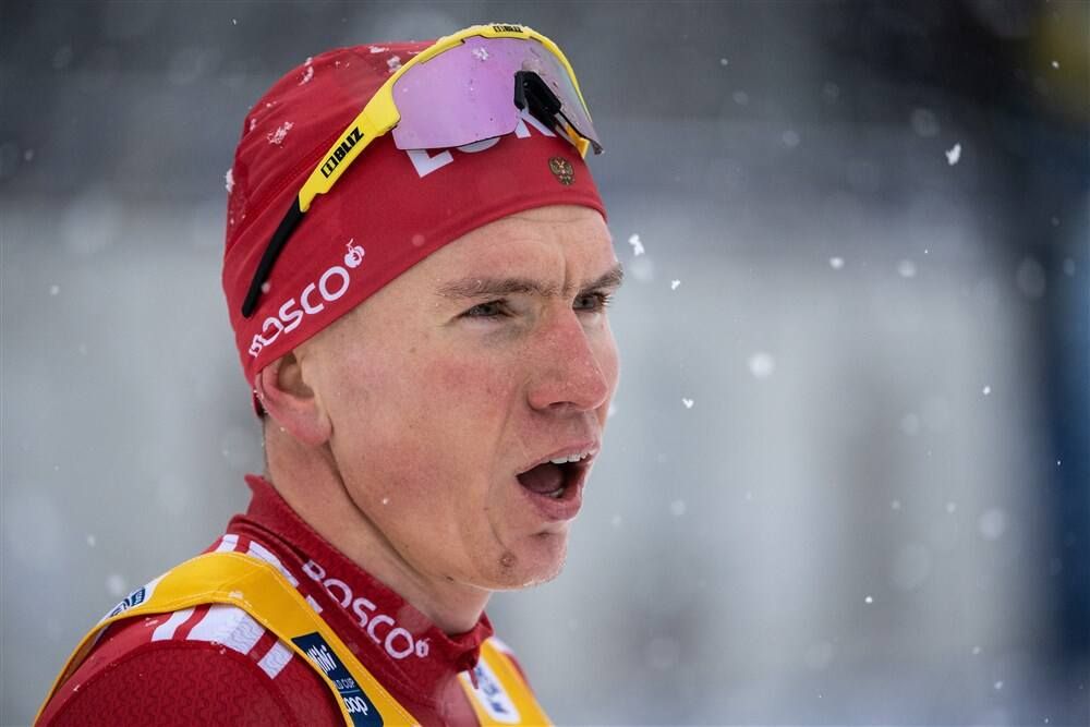 Большунов выиграл гонку с раздельным стартом на этапе Кубка России