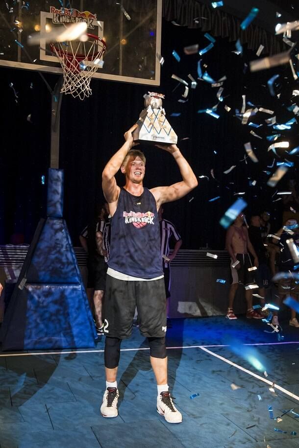 Питерская трешечка сделала Захарова Королем Горы