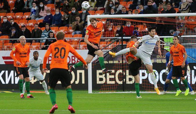 «Зенит» пострадал от Карасева. Гол «Урала» забит с нарушением