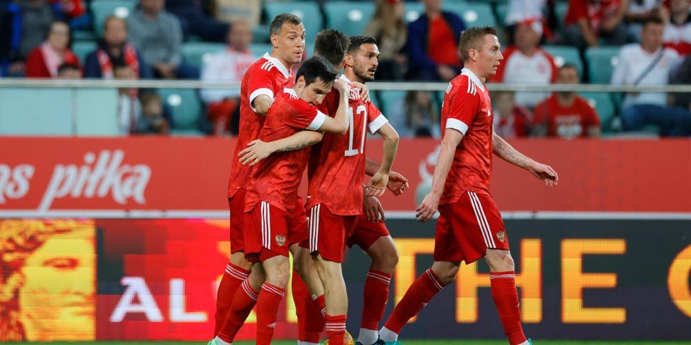 Россия сыграла вничью с Польшей, Сафонов дебютировал за первую команду Россия сыграла вничью с Польшей, Сафонов дебютировал за первую команду