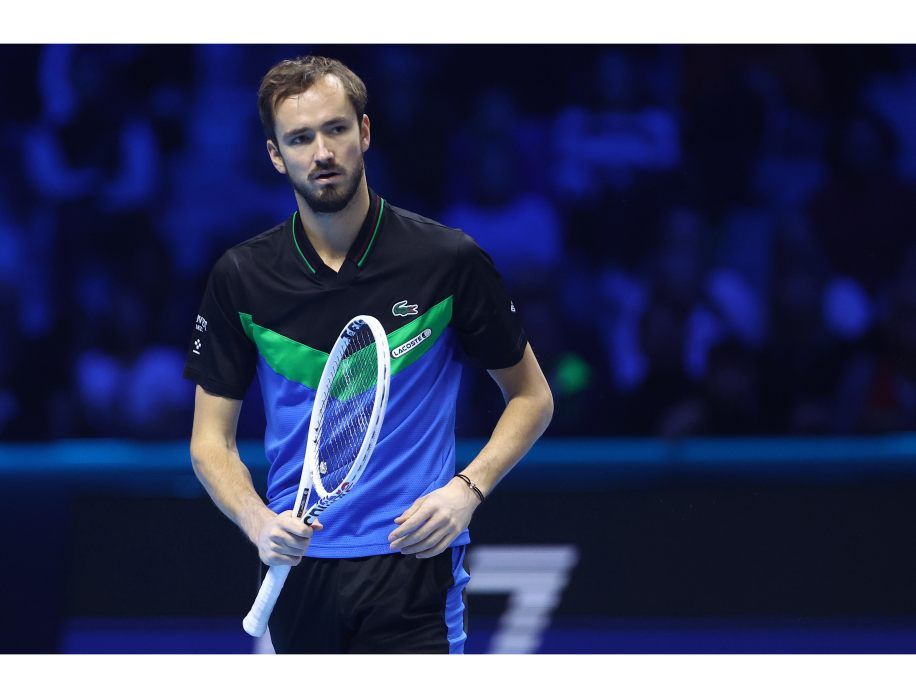 Медведев побеждает Карбальеса-Баэну на турнире BNP Paribas Open﻿ 